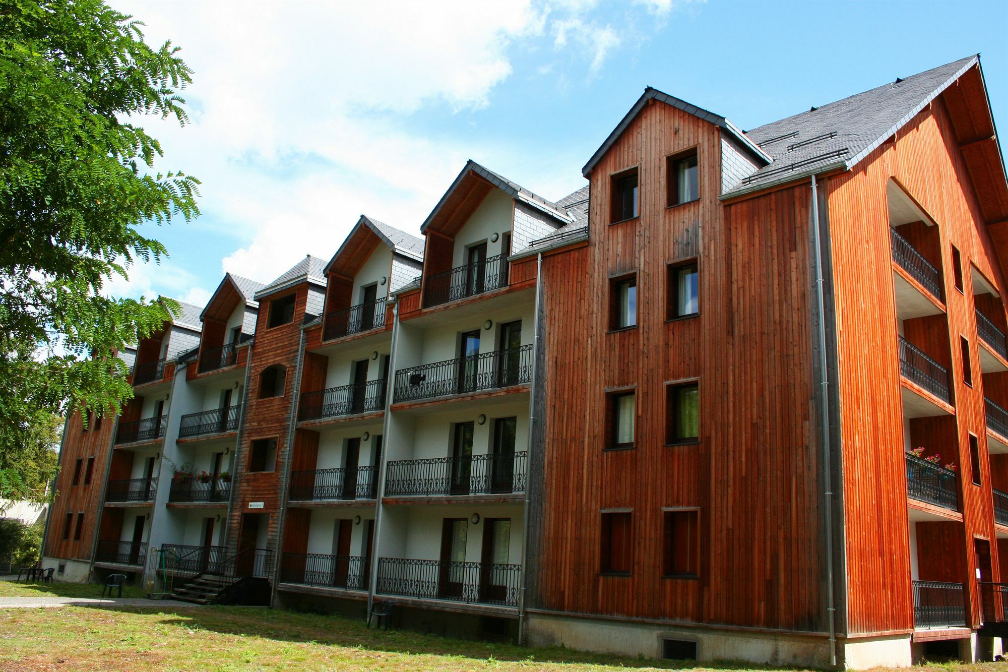 Residence Les Jardins De Ramel By Popinns Bagnères-de-Luchon エクステリア 写真