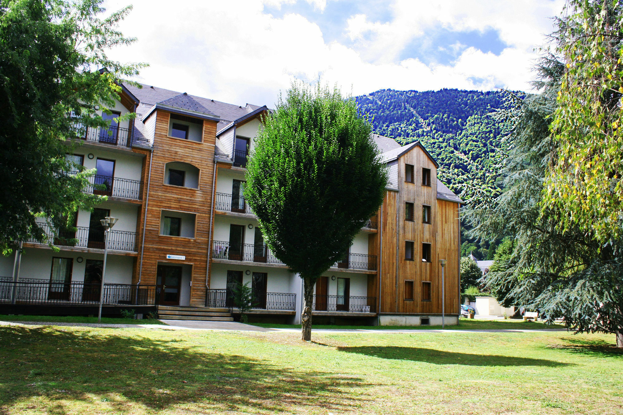 Residence Les Jardins De Ramel By Popinns Bagnères-de-Luchon エクステリア 写真